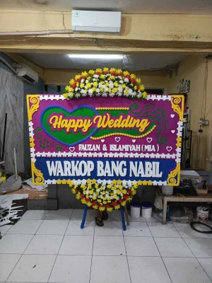 Papan Bunga di Riverwalk Island